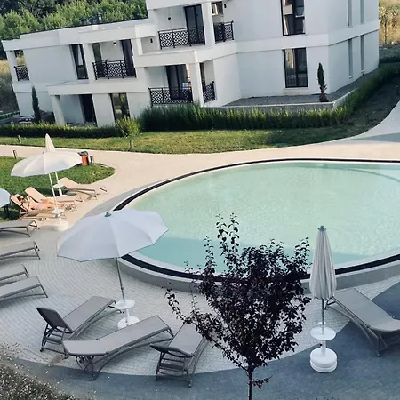 شقة Luxurious, Modern And Spacious For Up To 4 With Private Office At Secret Garden, Life سوزوبول