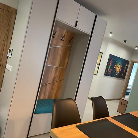 Luxurious, Modern And Spacious For Up To 4 With Private Office At Secret Garden, Life