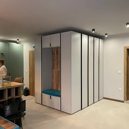 Luxurious, Modern And Spacious For Up To 4 With Private Office At Secret Garden, Life *