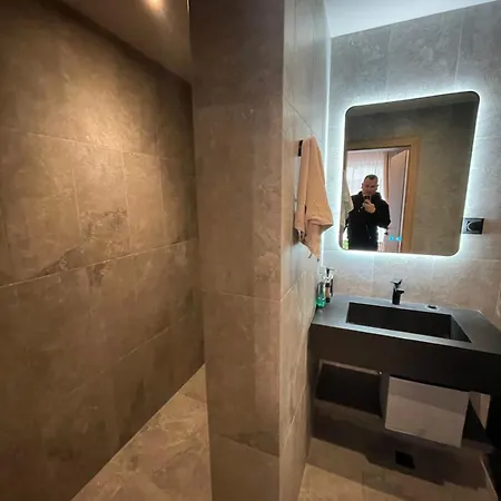 Luxurious, Modern And Spacious For Up To 4 With Private Office At Secret Garden, Life شقة *